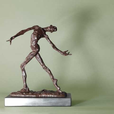 Dancer V bronze - 1 of an edition of 9 H 33 x W 26 x D 12 cm