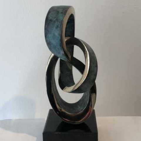 Dennis Westwood   Little Love Knot   bronze open edition   H 28 cm