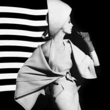 William Klein, Dorothy + white light stripes, Paris, 1962